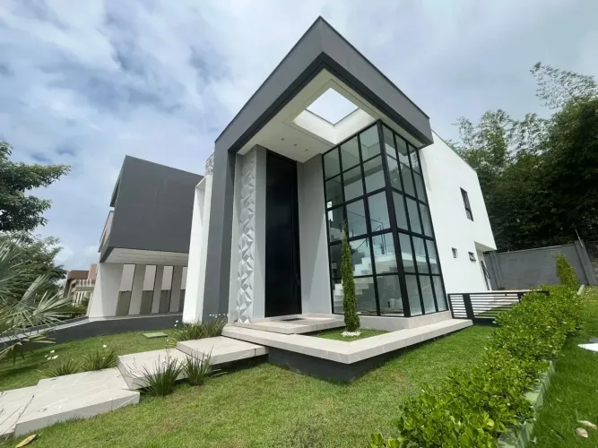 Vendo Casa No Alphaville Francisco Brennand Com 325m² 5 Quartos Todos Suítes. 4 Vagas