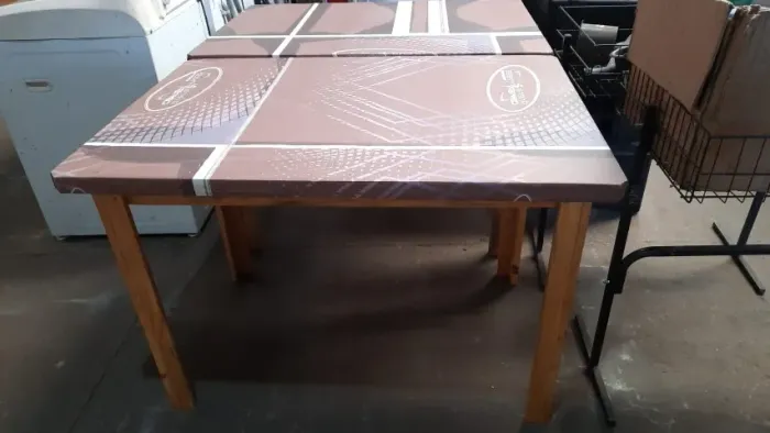 Jogo de mesa 1,20 m com 04 cadeira novo em madeira Oferta ponta de estoque