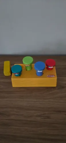 Brinquedo de martelinho Playskool