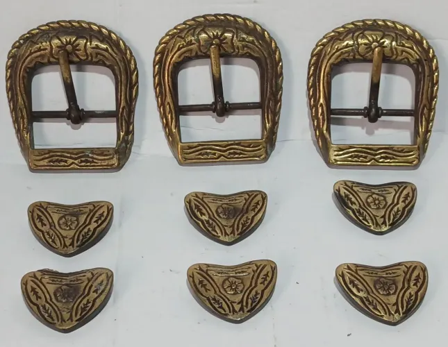 Kit com 3 fivelas de metal 