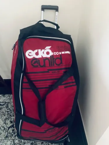 Mala de Rodinhas Ecko Unltd, grande , bordada 