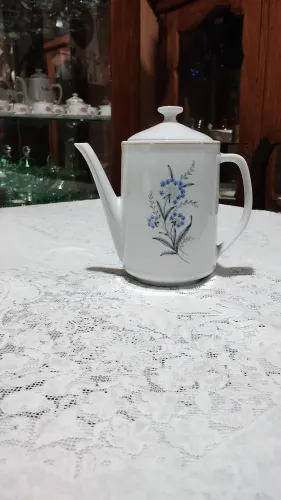 Bule antigo de porcelana