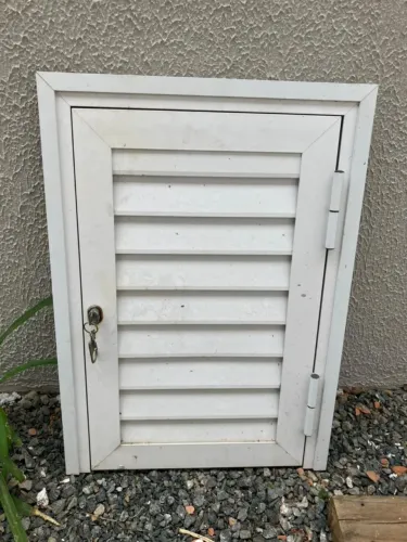 Portinhola de aluminio - casa de gás - 72 x 52