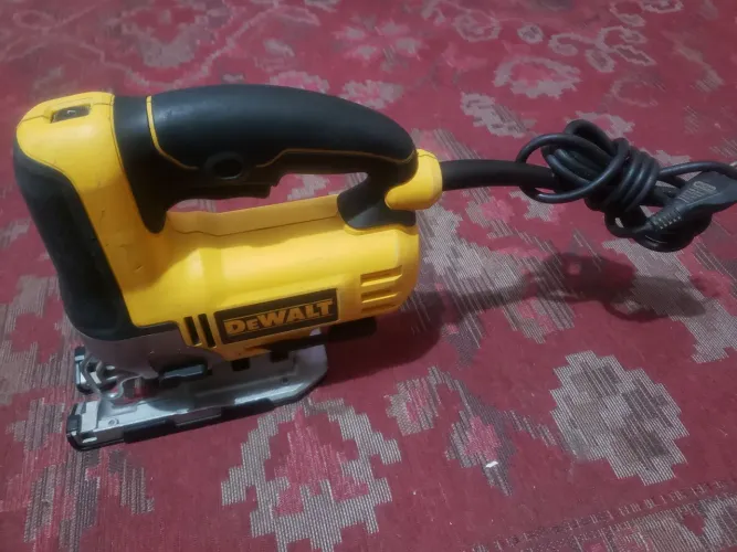 Serra tico tico Dewalt DW300-BR
