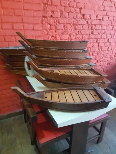 Barco de madeira para sushi importada do Japão