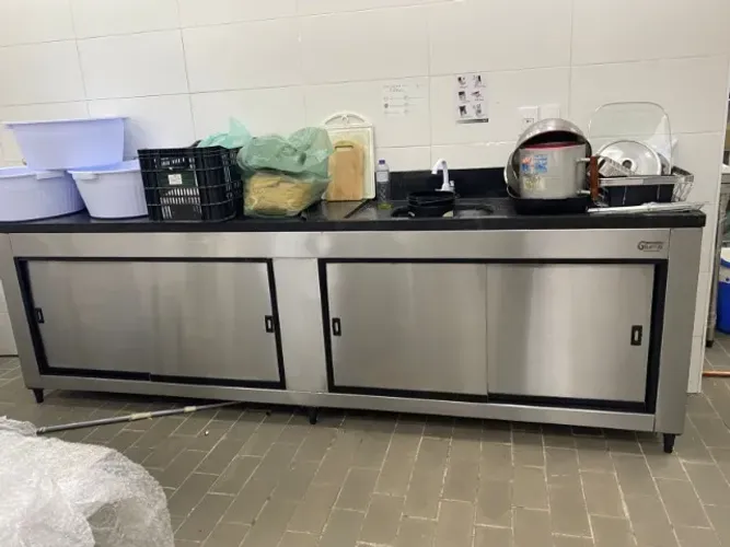 Gabinete seco em aço inox - Feito sob medida