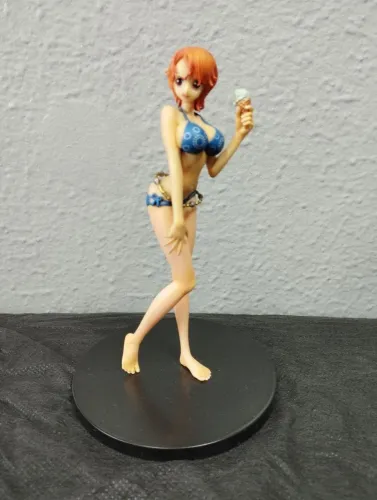 Action Figure One Piece Nami - Detalhes Incríveis!
