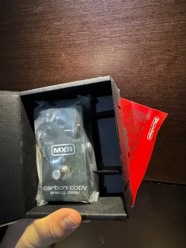 Pedal de Delay MXR Carbon Copy zero na caixa 