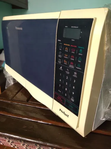 Micro-ondas Panasonic com menu gourmet 32 litros $300 reais. Excelente estado.