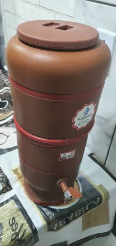 Bebedouro de barro 4 litros usado
