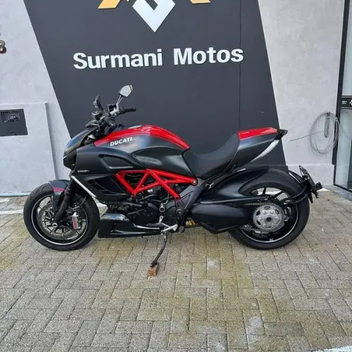 DUCATI DIAVEL CARBON 2012