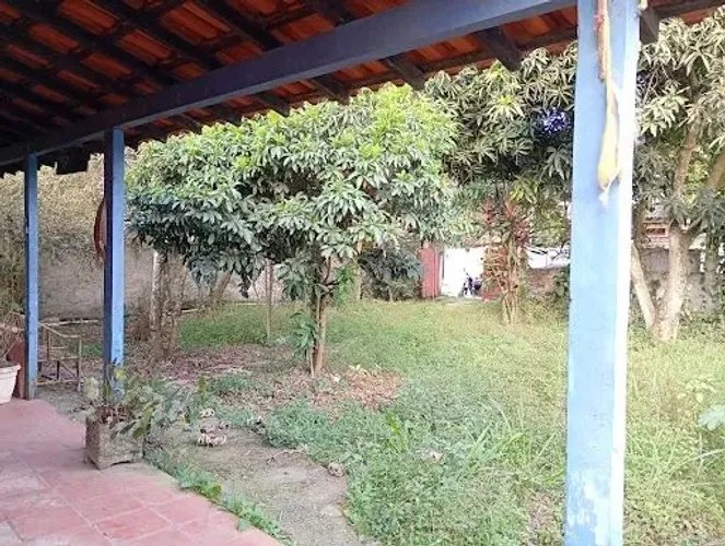 Casa antiga com terreno 450m2 no Vale Feliz