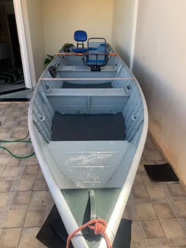 Barco peti Brasil borda alta