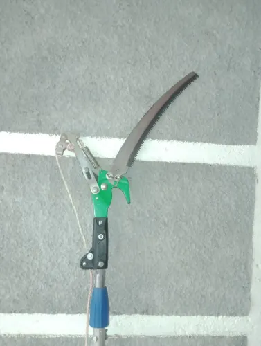 Serrote curvo podador de galhos altos, tesoura 2 em1 .