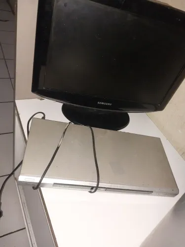 Tv e dvd em perfeito estado