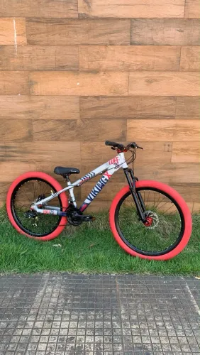 Bicicleta aro 26 Vikingx Cubo k7 barulhento