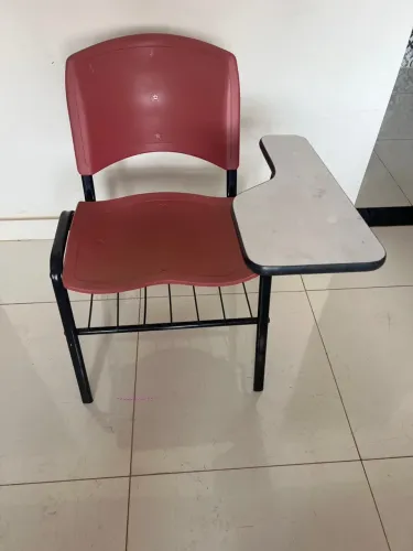 Cadeira universitária tipo ISO fixa