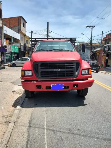 FORD F-12000 CARROCERRIA MADEIRA ANO 2000
