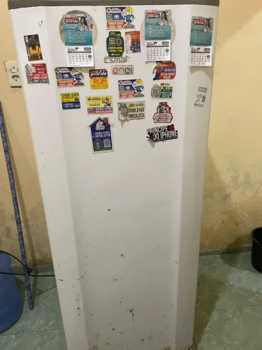 Vendo geladeira esmaltec