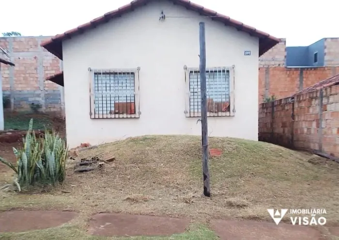 CASA À VENDA, 02 QUARTOS, RESIDENCIAL JARDIM ANATÊ II - UBERABA/MG