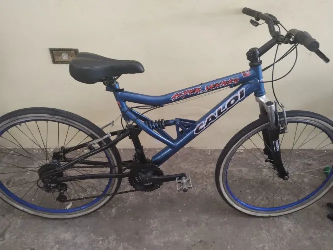 Bike aro 26 caloi de aluminio com marchas amortecedores,câmbio traseiro novo tudo bom