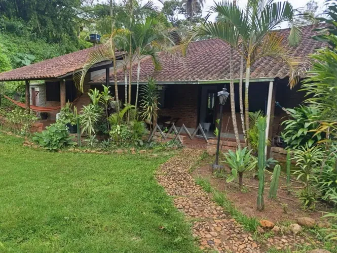 Casa à Venda ou Locação em São Sebastião das Aguas Claras | 250 m² - 4 quartos.