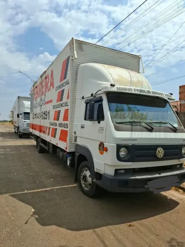 VW 8-160 2013 - Baú 8 metros