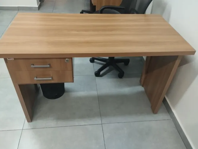 Vende-se mesa de escritório 