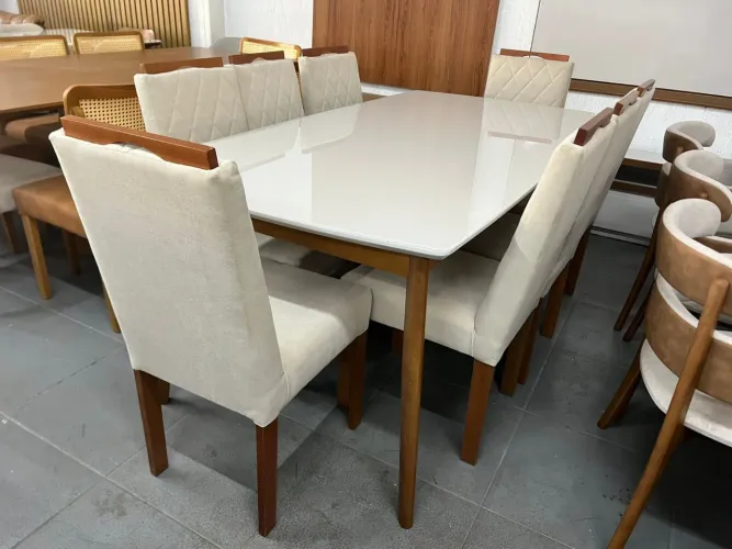 Mesa toda de madeira pronta entrega