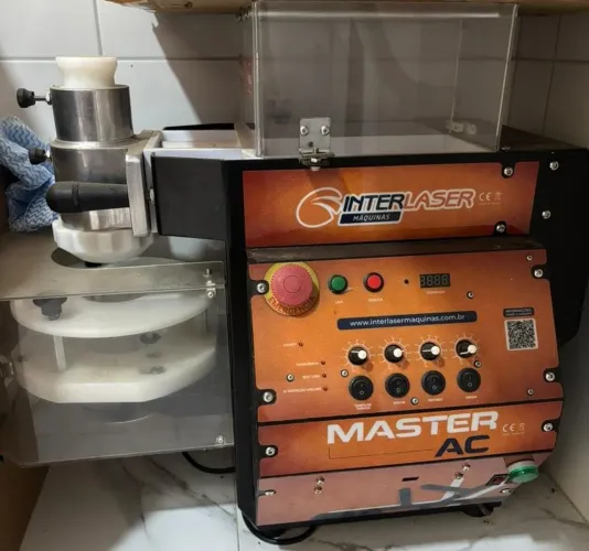 Máquina de fazer salgados e doces JetFood Master AC 5.0