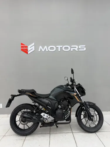 Oportunidade!! Fz25 fazer 250 único dono. 19.233 ano 2024/24 por apenas 23.999 na ESMOTORS