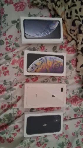 Caixas de iphones