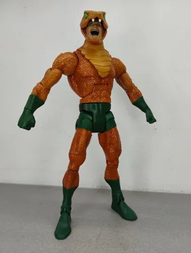CASCAVEL (COPPERHEAD) DC UNIVERSE CLASSICS MATTEL 