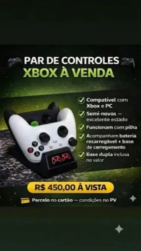 par de controles Xbox com base carregadora