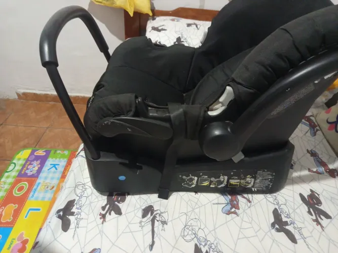 Bebê conforto com suporte para carro 