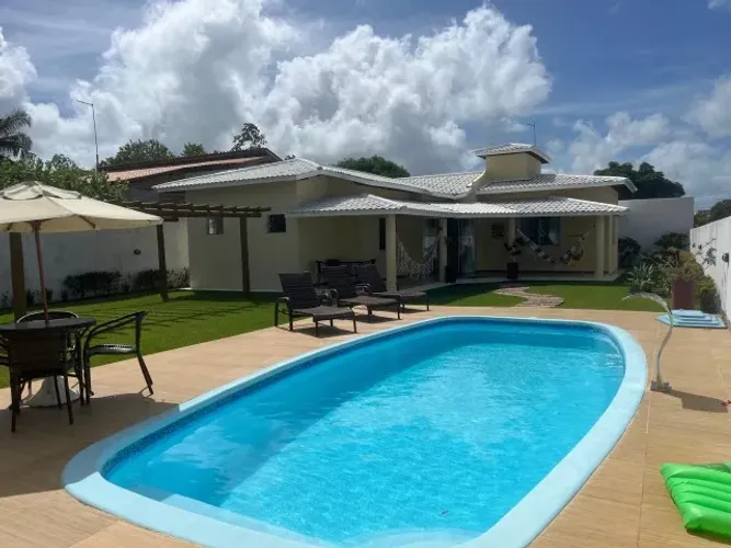 CASA COM PISCINA EM JACUÍPE - CONDOMÍNIO FECHADO - TEMPORADA
