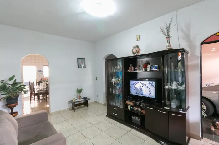 Casa à Venda - Floramar, 4 Quartos, 285 m2