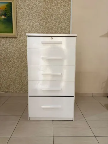 Cômoda Branca - Excelente Estado.