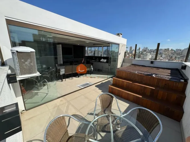 Cobertura em Sagrada Família com 166 m² , 4 quarto(s) , 1 suíte(s) , 5 vaga(s).