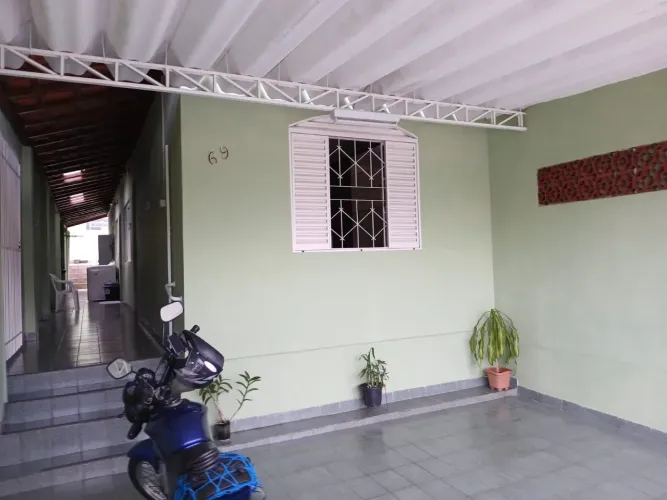 Casa 2 dorms, quintal com churrasqueira - Val Paraiba