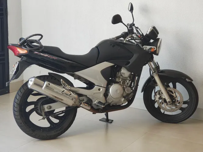 Yamaha Fazer 250cc 2008 - 2º Dono, Chave Reserva, Muito Conservada e Baixo Uso