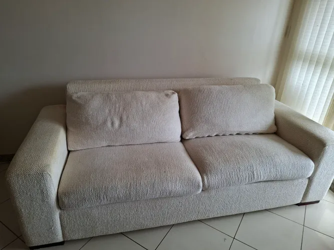 Sofá 4 lugares cor creme 2,25m 