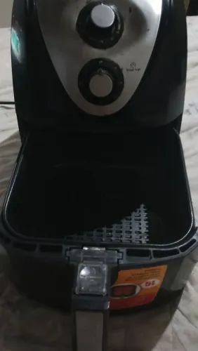 Vendo Air fryer de 5 l mondial funcionando perfeitamente preço a negociar aceite proposta