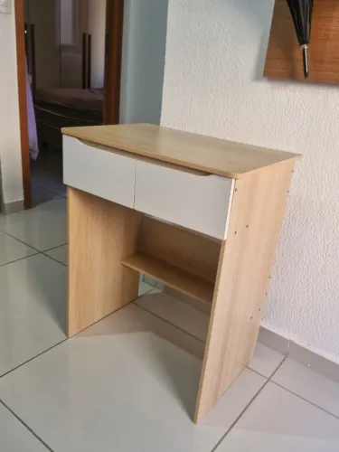 Escrivaninha / Armário Pequeno com 2 Gavetas e Prateleira
