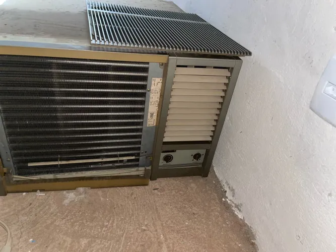 Ar condicionado a venda .