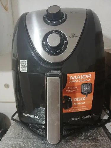 Vendo essa Air Fryer Mondial 5 litros 1.900 Watts de potência
