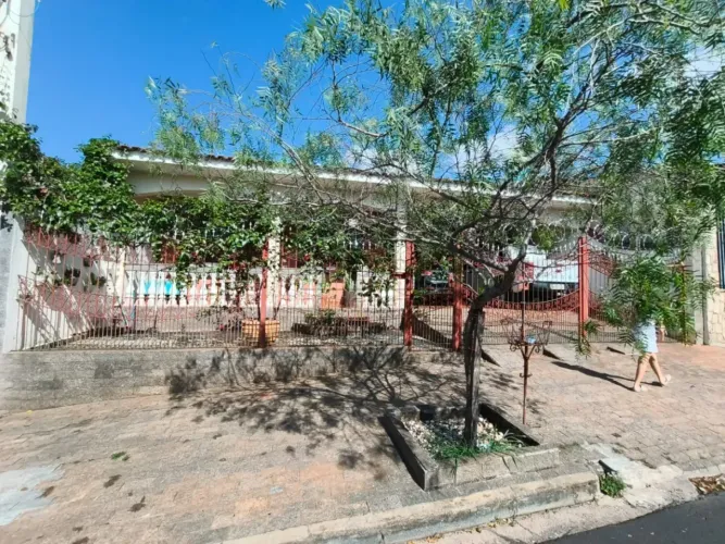 Casa à venda no bairro Vila Pacífico em Bauru/SP