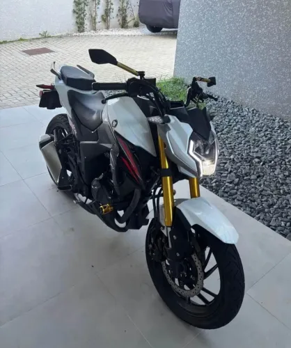 Suzuki DR 160 2024
