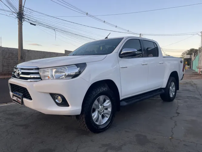Toyota Hilux CD SRV 4X4 2.8 TDI Diesel Aut. 2018