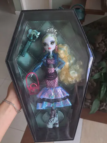 Boneca Monster High Lagoona Blue Haunt Coutore lacrada RESERVADA